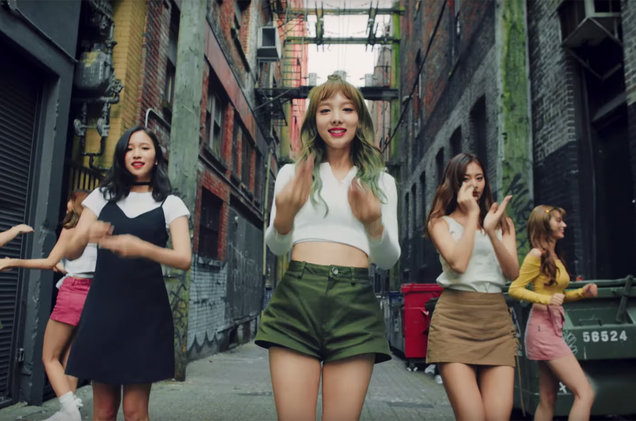 twice-likey-screenshot-billboard-2017-1548
